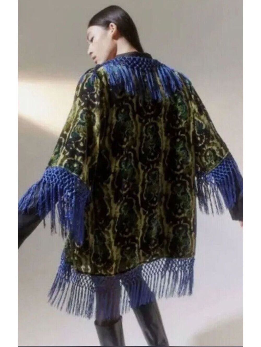 (ONE SIZE, PTP 22) NWOT URBAN OUTFITTERS ROXANA VELVET BURNOUT FRINGE KIMONO